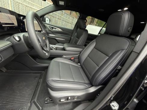 New 2026 Chevrolet Traverse LT w/ Driver Confidence Package FWD image 17