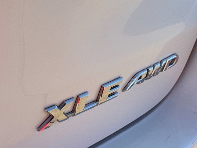 Used 2018 Toyota Highlander XLE AWD/4WD image 10