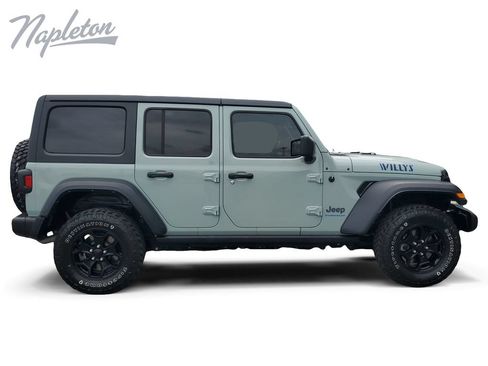 Used 2023 Jeep Wrangler Unlimited w/ Cold Weather Group AWD/4WD image 7