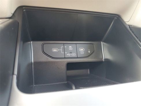 New 2025 Kia Sorento S image 25