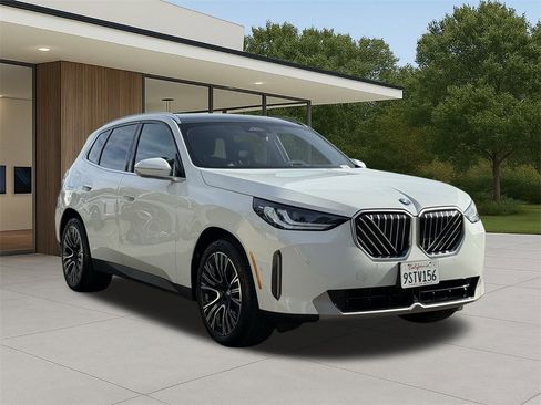 Used 2025 BMW X3 xDrive30i w/ Convenience Package image 5