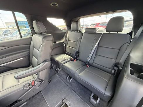 Used 2026 Chevrolet Traverse LT FWD image 32
