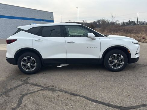 Used 2025 Chevrolet Blazer LT image 7