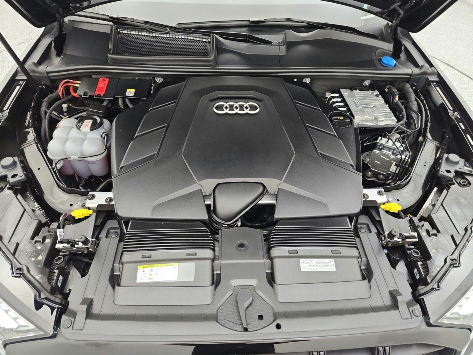 Used 2025 Audi Q7 3.0T Prestige AWD/4WD image 17