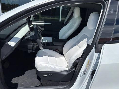 Used 2025 Tesla Model Y Long Range AWD/4WD image 5