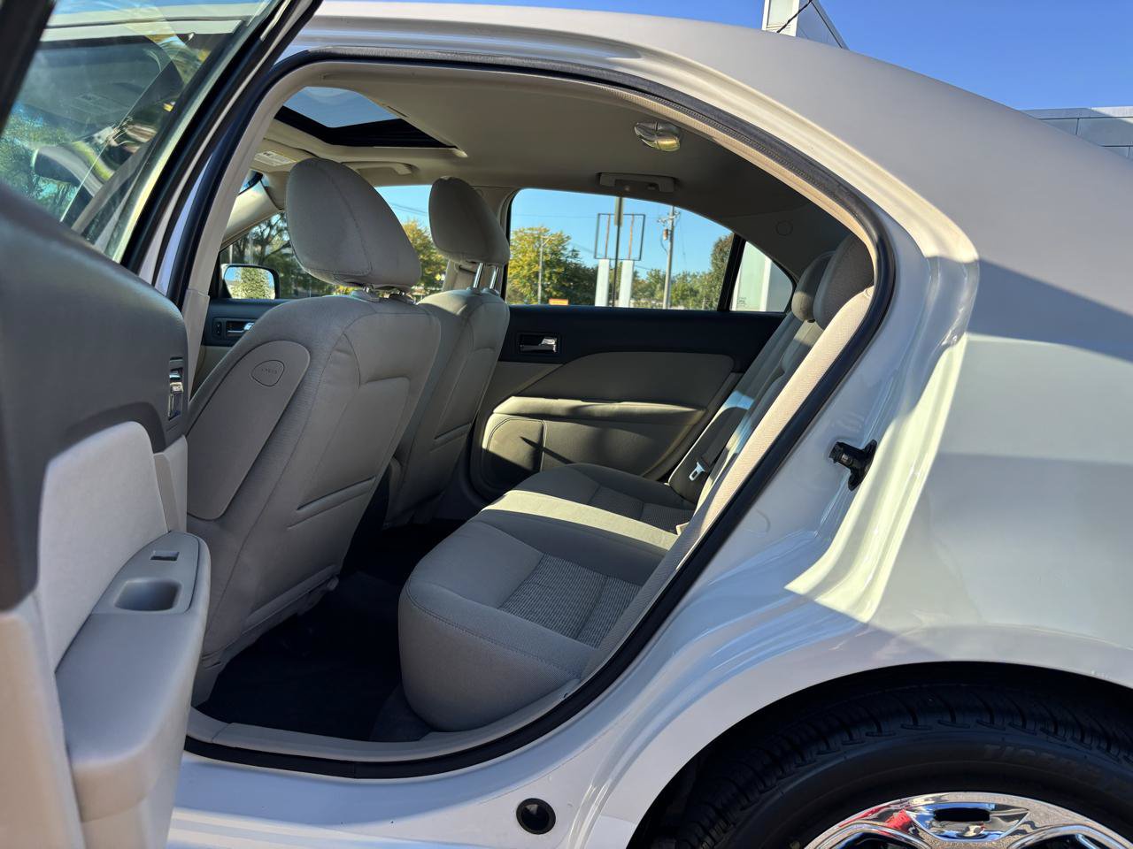 Used 2010 Ford Fusion SE FWD image 31