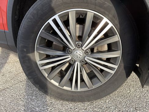 Used 2019 Volkswagen Tiguan SEL image 22