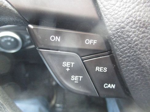 Used 2018 Ford Focus SEL FWD image 17