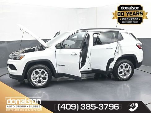 New 2026 Jeep Compass Latitude image 22