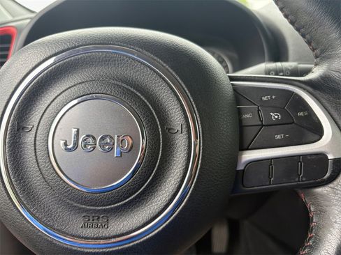 Certified 2021 Jeep Renegade Trailhawk image 26