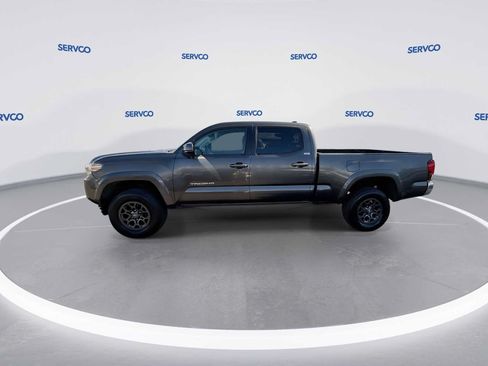 Used 2018 Toyota Tacoma SR5 RWD image 5