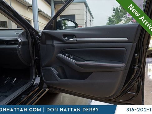 Used 2025 Nissan Altima 2.5 SR FWD image 21
