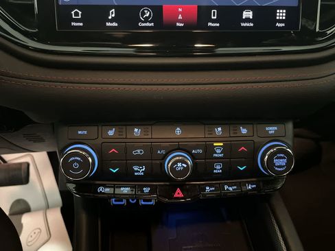 Used 2023 Dodge Durango GT image 21