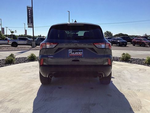 Used 2021 Ford Escape SE w/ SE Sport Appearance Package image 6