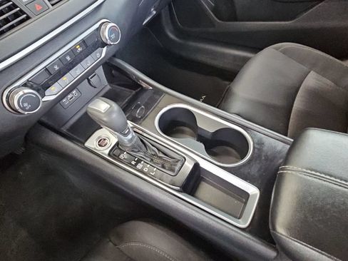 Used 2021 Nissan Altima 2.5 SV FWD image 17