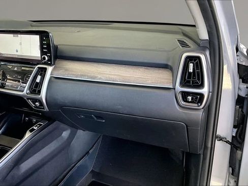 Used 2023 Kia Sorento EX w/ Panoramic Sunroof Package FWD image 21