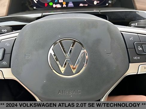 Used 2024 Volkswagen Atlas SE image 24