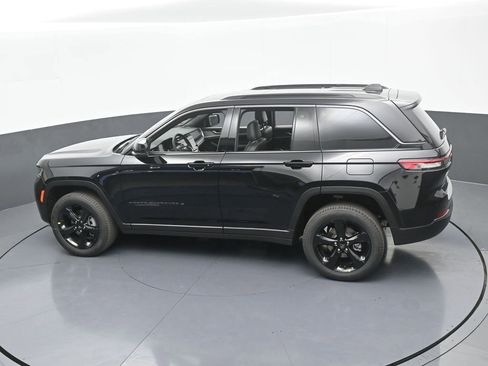 New 2026 Jeep Grand Cherokee Limited w/ Limited Altitude Package RWD image 43