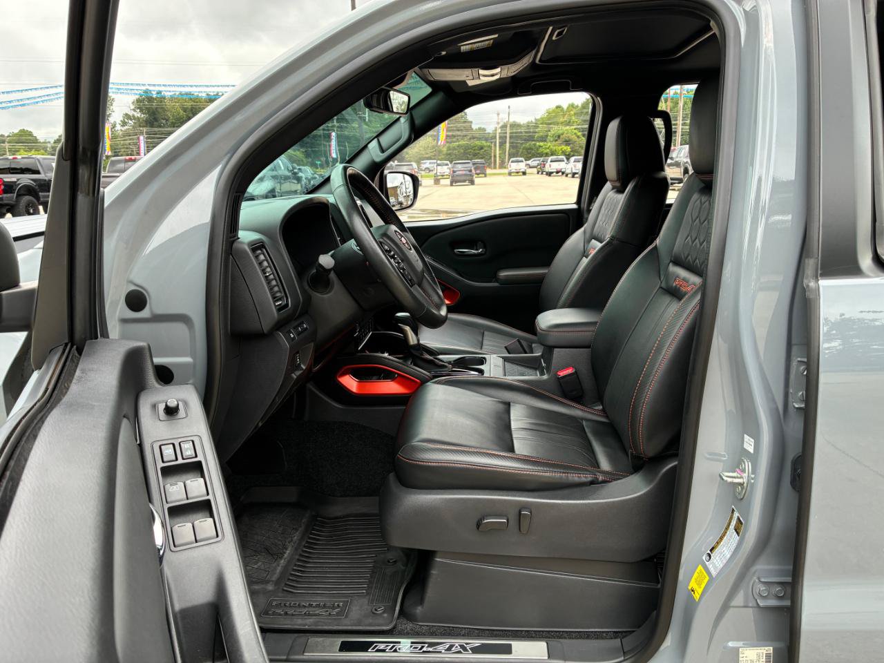 Used 2023 Nissan Frontier PRO-4X w/ Pro-4X Premium Package AWD/4WD image 12