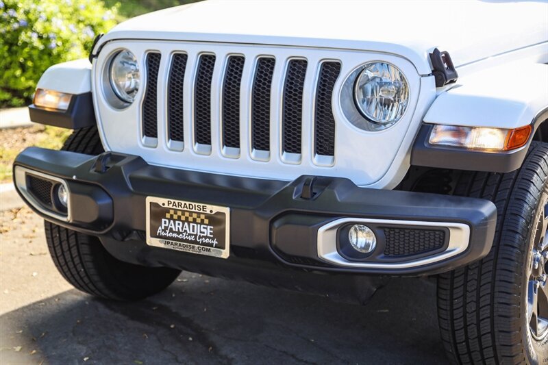 Used 2018 Jeep Wrangler Unlimited Sahara AWD/4WD image 9