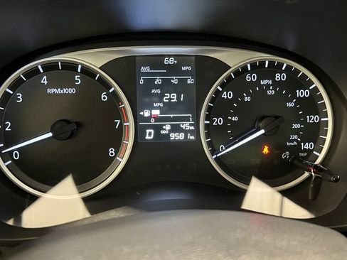 Used 2025 Nissan Versa S w/ Trunk Package FWD image 14