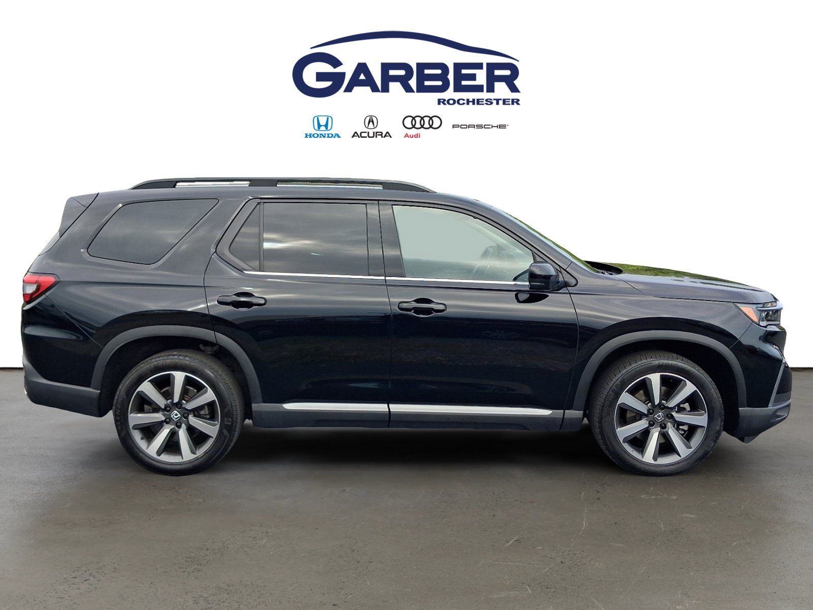 Used 2024 Honda Pilot Touring image 9