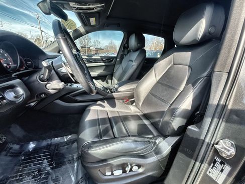 Used 2019 Porsche Cayenne image 13