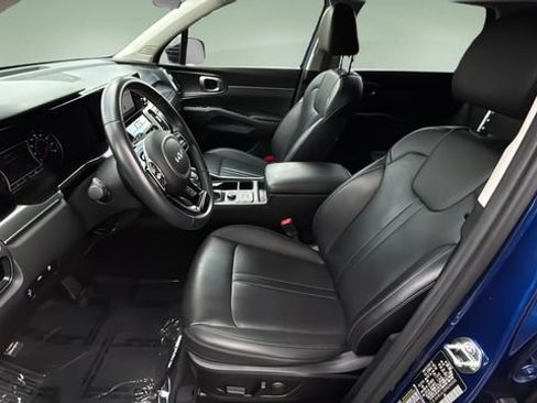 Used 2023 Kia Sorento S w/ Panoramic Sunroof Package FWD image 18