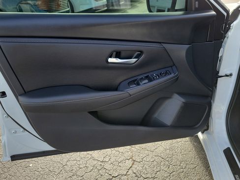 Used 2025 Nissan Sentra SV w/ Trunk Package image 16