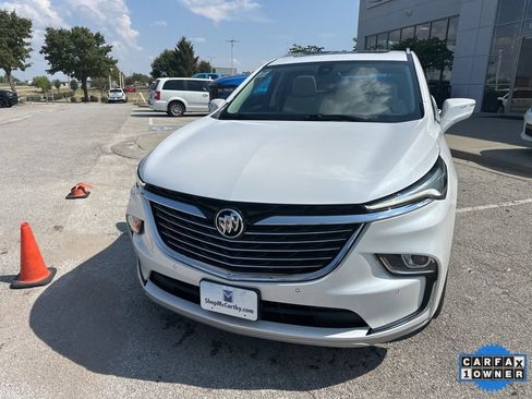 Used 2024 Buick Enclave Essence w/ Experience Buick Package image 11