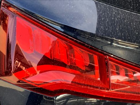 Used 2018 Audi Q5 2.0T Premium Plus w/ Premium Plus Package image 28