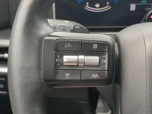 Used 2025 Hyundai Santa Fe SEL FWD image 31
