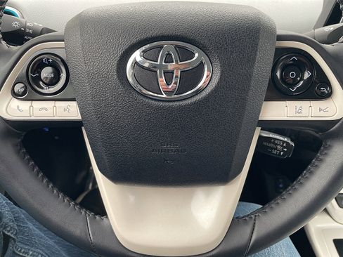 Used 2017 Toyota Prius Prime Premium image 44