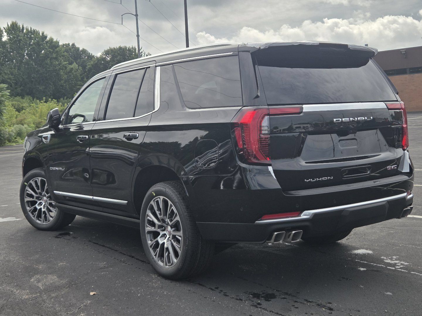 New 2026 GMC Yukon Denali w/ Denali Reserve Package AWD/4WD image 18