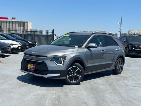 New 2026 Kia Niro EX FWD image 2