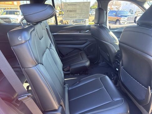New 2025 Jeep Grand Cherokee L Limited w/ Trailer Tow Package image 11
