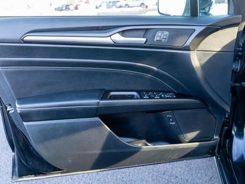 Used 2019 Ford Fusion Titanium image 21