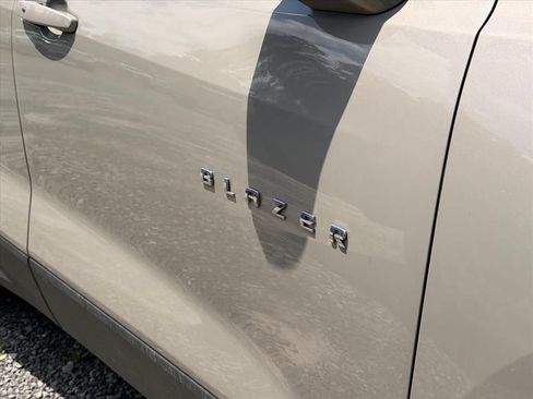Used 2021 Chevrolet Blazer LT AWD/4WD image 11