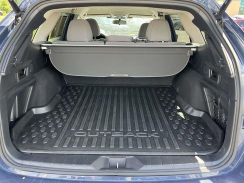 Used 2024 Subaru Outback Premium AWD/4WD image 10