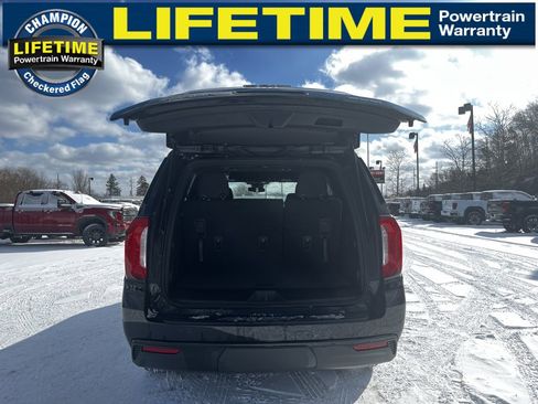 Used 2023 GMC Yukon SLE w/ Gmc Pro Safety Plus Package image 14