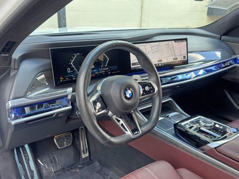 Used 2023 BMW 740i RWD image 14