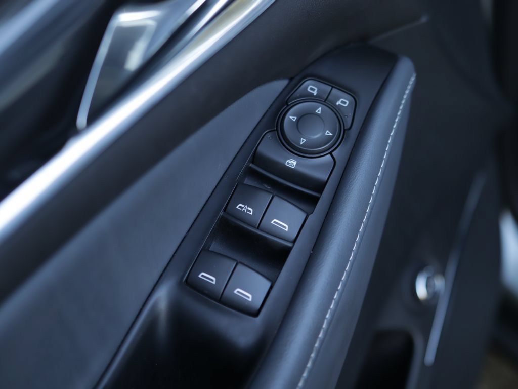 Used 2023 Buick Enclave Essence w/ Sport Touring Edition FWD image 23