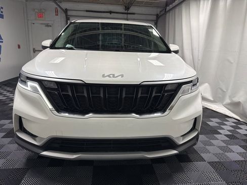 Used 2022 Kia Carnival LX image 2
