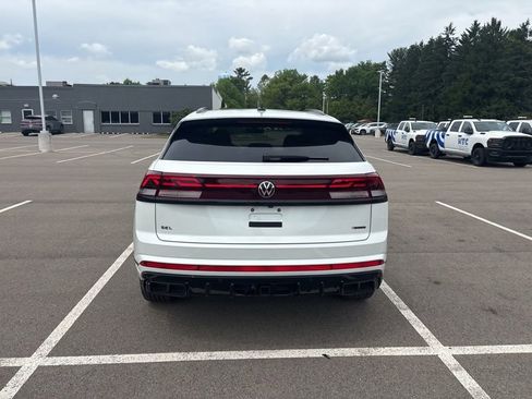 New 2026 Volkswagen Atlas Cross Sport SEL R-Line AWD/4WD image 4