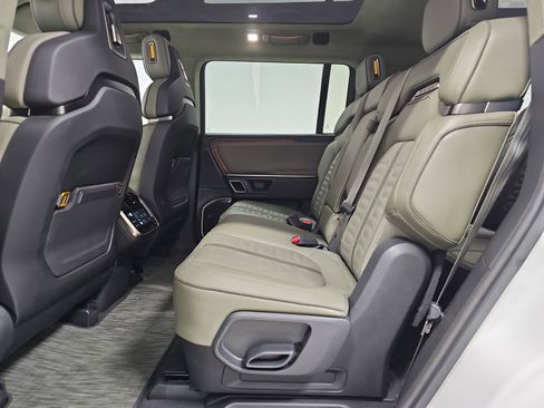 Used 2024 Rivian R1S Adventure image 21