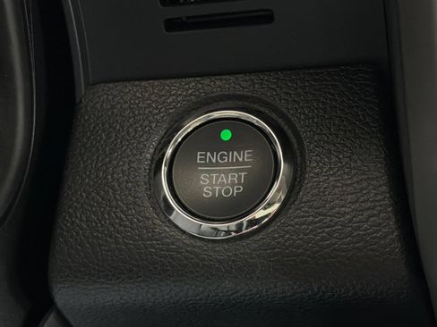 Used 2017 Ford F250 Lariat w/ Lariat Ultimate Package AWD/4WD image 25