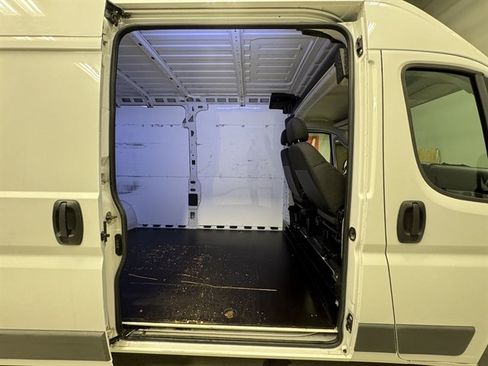 Used 2016 RAM ProMaster 3500 w/ Premium Appearance Group FWD image 11