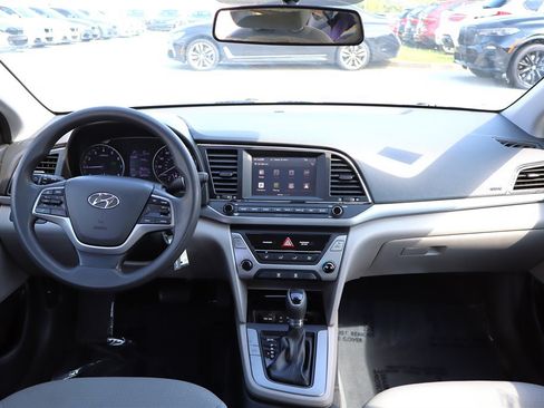 Used 2017 Hyundai Elantra SE FWD image 12