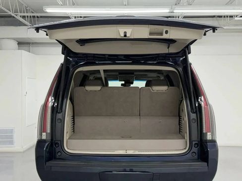 Used 2019 Cadillac Escalade Luxury RWD image 33