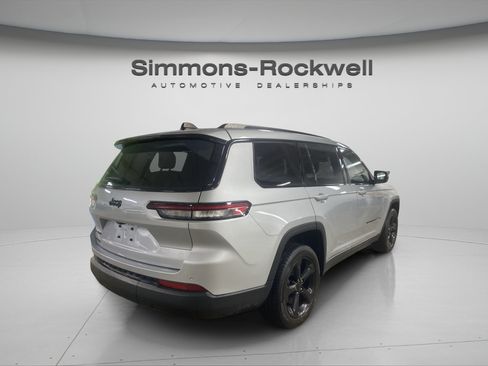 Used 2023 Jeep Grand Cherokee L Laredo AWD/4WD image 5